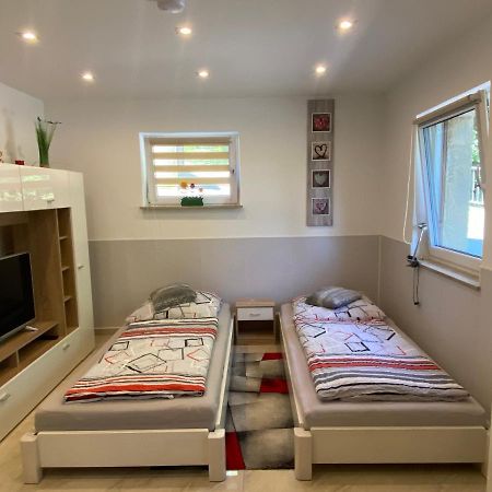 1 Zi. Apartment Naehe Flughafen/Messe Stuttgart 24H Waldenbuch 外观 照片
