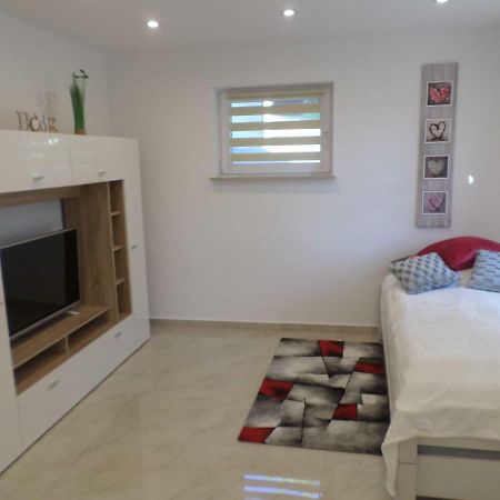 1 Zi. Apartment Naehe Flughafen/Messe Stuttgart 24H Waldenbuch 外观 照片