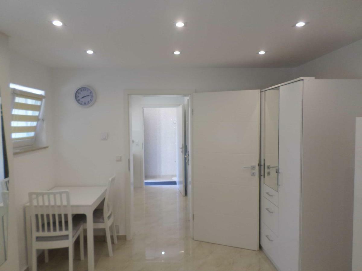 1 Zi. Apartment Naehe Flughafen/Messe Stuttgart 24H Waldenbuch 外观 照片